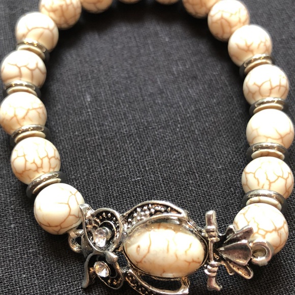 NEW Unique Owl charm & bead bracelet Cream/Tan color beads silver tone accents - Picture 7 of 11